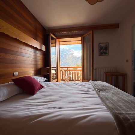 Hotel Restaurant La Pendine Les Pres エクステリア 写真
