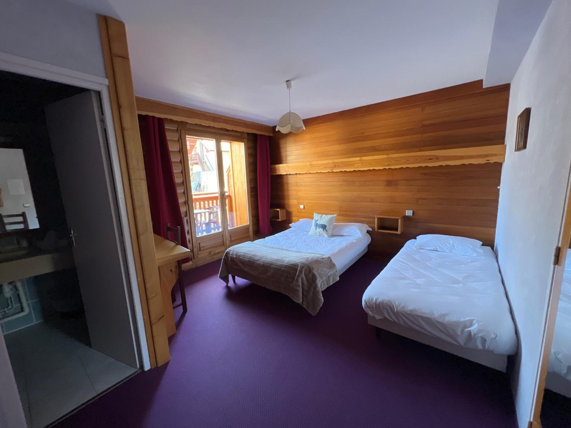 Hotel Restaurant La Pendine Les Pres エクステリア 写真