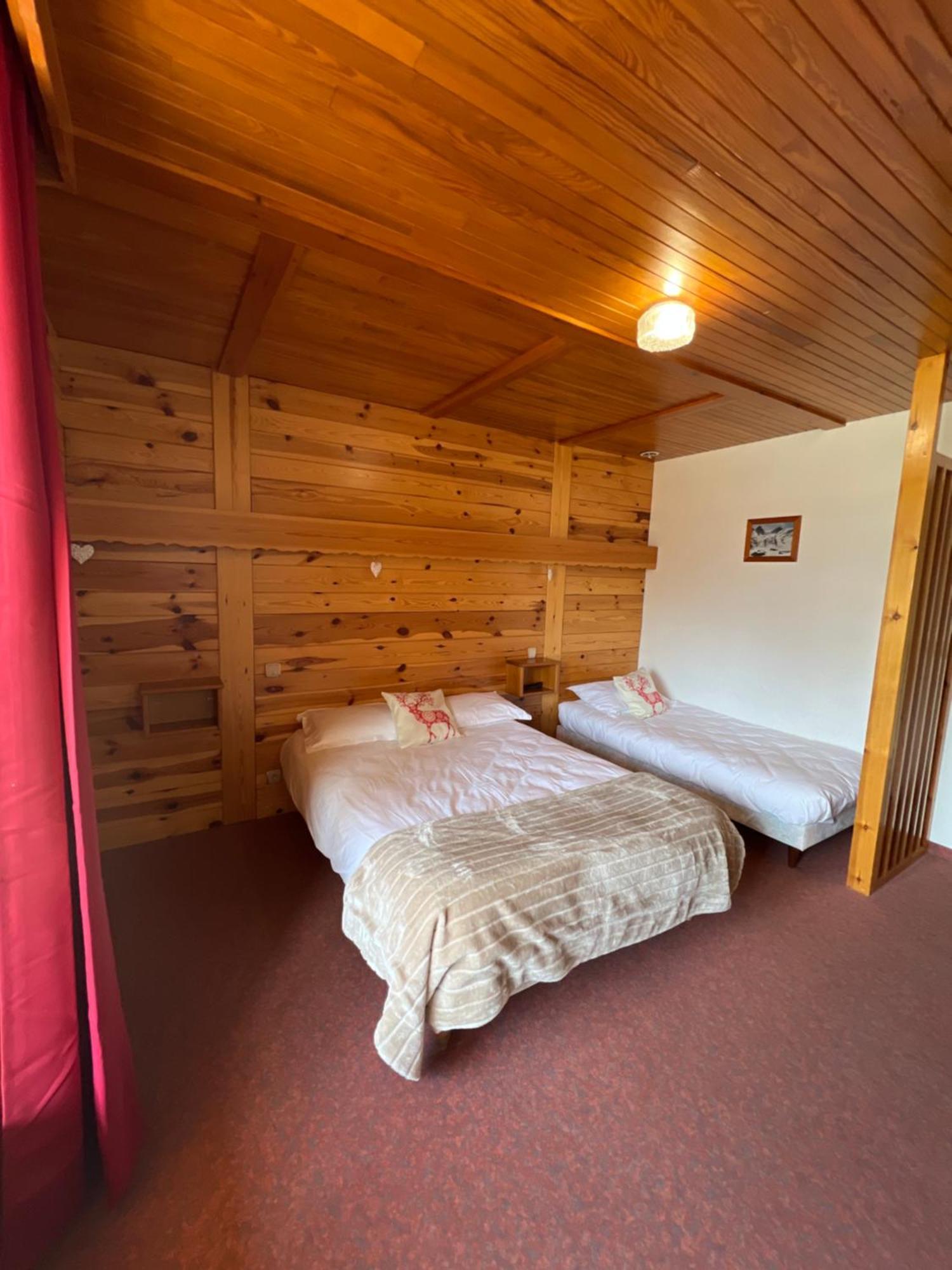 Hotel Restaurant La Pendine Les Pres エクステリア 写真