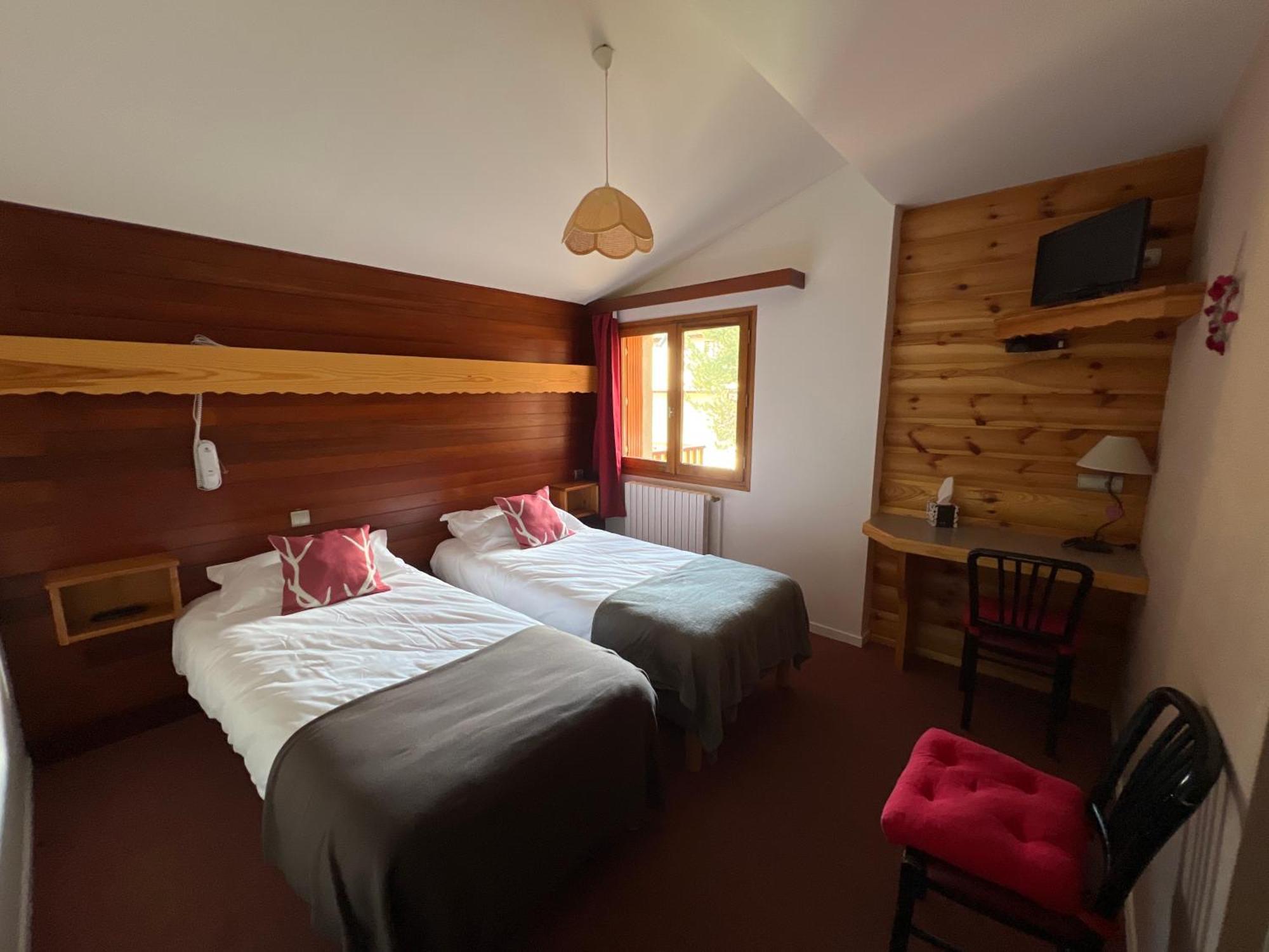 Hotel Restaurant La Pendine Les Pres エクステリア 写真