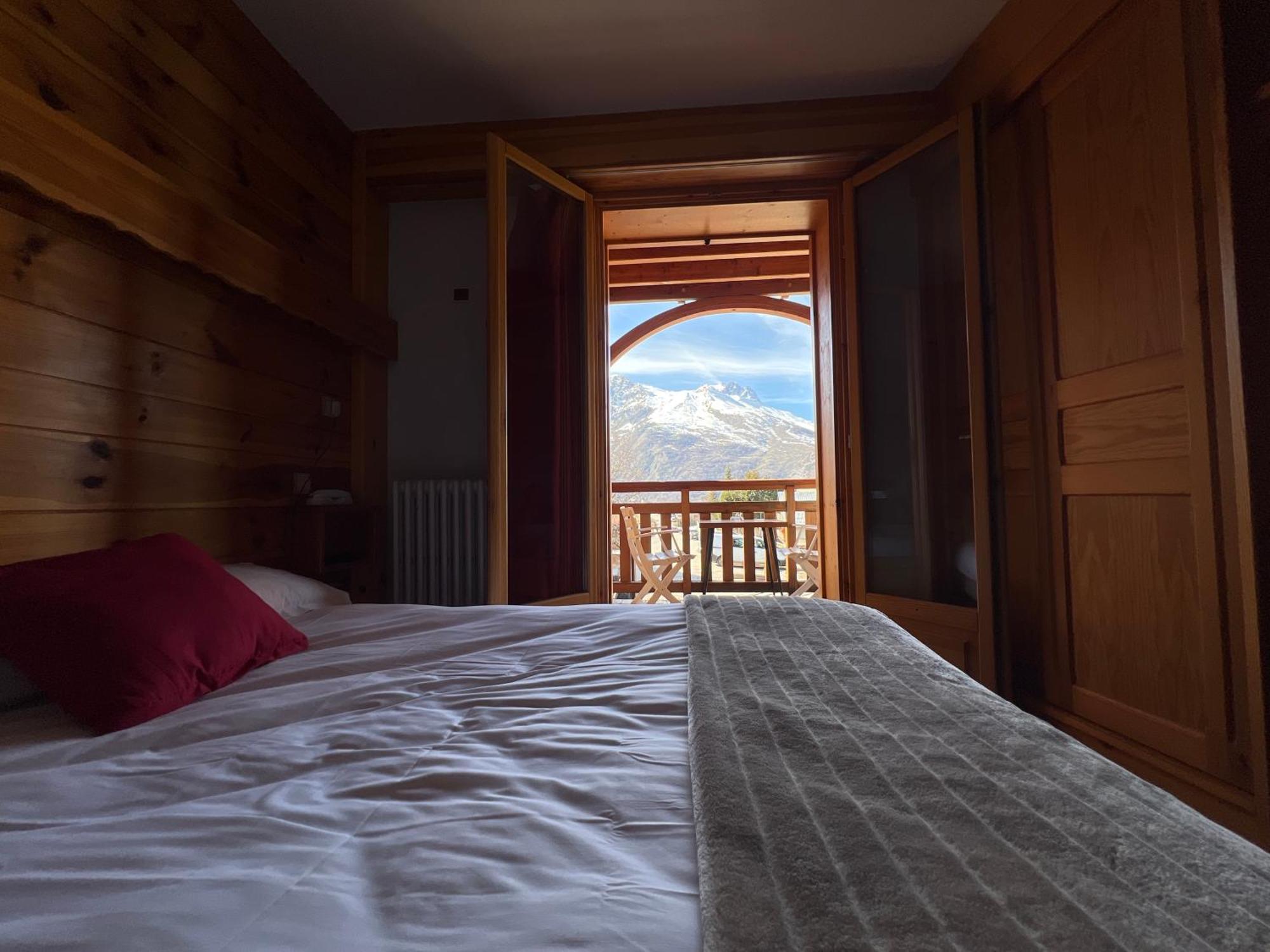 Hotel Restaurant La Pendine Les Pres エクステリア 写真