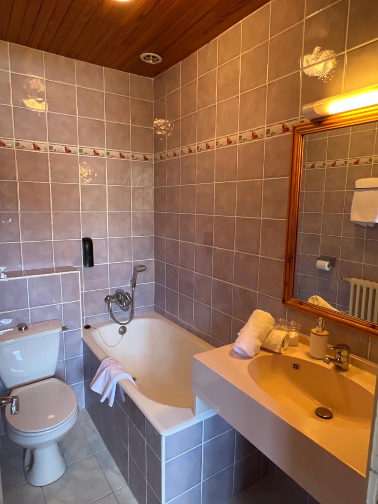 Hotel Restaurant La Pendine Les Pres エクステリア 写真