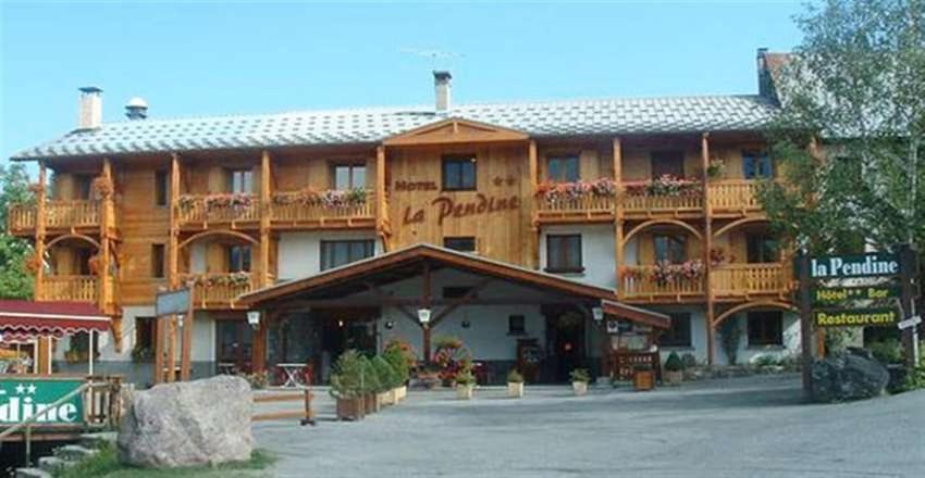 Hotel Restaurant La Pendine Les Pres エクステリア 写真